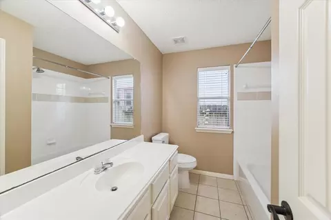 Bath - 513 Brad Ct, Webster, TX 77598 photo 3 of 3