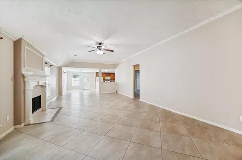 Living - 513 Brad Ct, Webster, TX 77598 photo 1 of 8