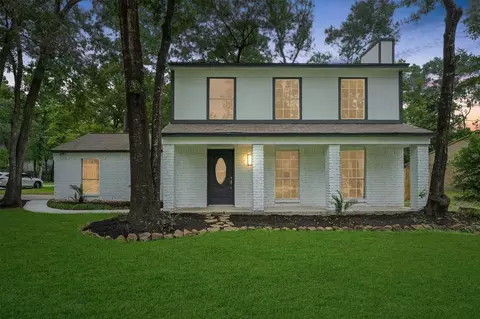 90 Crystal Lake Ln, The Woodlands, TX 77380