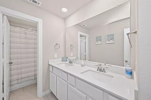 Bath - 866 Sendero Trl, Conroe, TX 77304 photo 5 of 5
