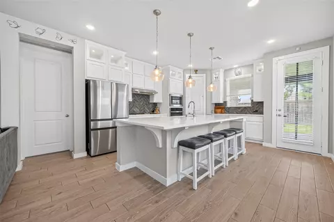 Kitchen - 866 Sendero Trl, Conroe, TX 77304 photo 2 of 5