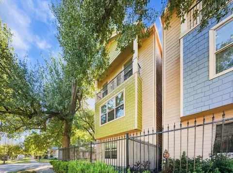 1101 Nadine St #B, Houston, TX 77009