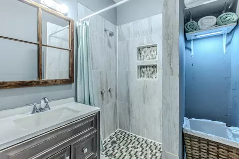 Bath - 2322 Reuter Ave, Waco, TX 76708 photo 1 of 1