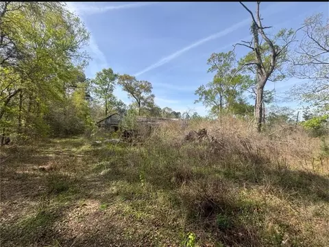 19014 Deer Glen Dr, Conroe, TX 77302