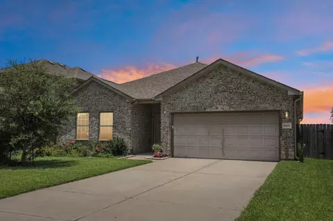 8806 Explorer Dr, Texas City, TX 77591