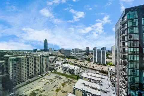 4521 San Felipe St #1904, Houston, TX 77027