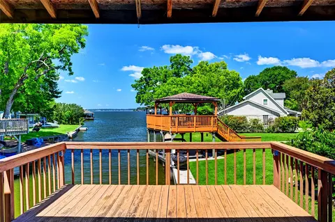 13586 Bunker Hill Dr, Willis, TX 77318