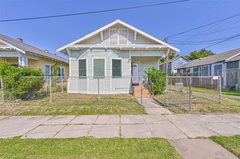 2012 31st St, Galveston, TX 77550