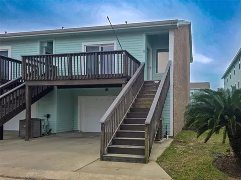 3100 75th St #11, Galveston, TX 77551
