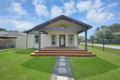 1102 Gazin St, Houston, TX 77020