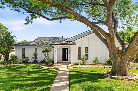 7631 Westwind Ln, Houston, TX 77071