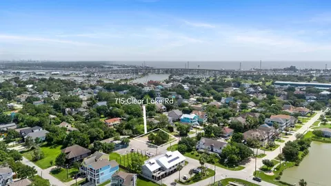 715 Clear Lake Rd, Clear Lake Shores, TX 77565