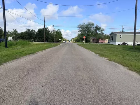 507 E Ward St, Refugio, TX 78377 photo 3