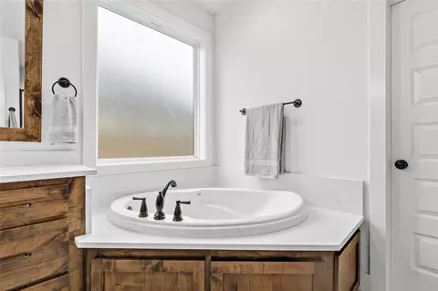 Bath - 3512 Castine Ct, Bryan, TX 77808 photo 3 of 6