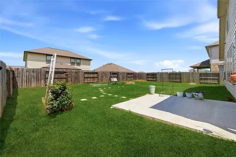 Exterior - 5231 Pine Pass Dr, Rosenberg, TX 77469 photo 3 of 5