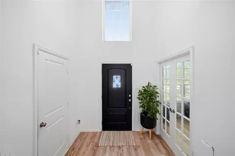 Entry Way - 5231 Pine Pass Dr, Rosenberg, TX 77469 photo 1 of 10