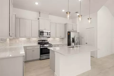 Kitchen - 532 Red Cascade Trl, Willis, TX 77318 photo 1 of 3