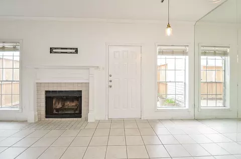 3800 Tanglewilde St #109, Houston, TX 77063