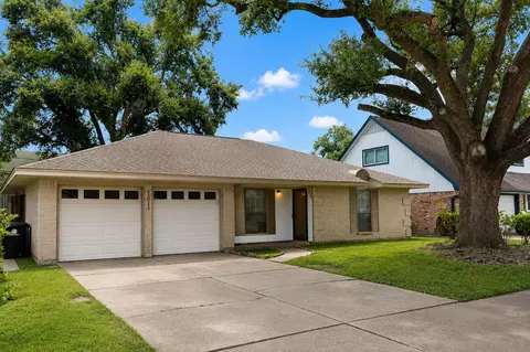11011 Caribbean Ln, Houston, TX 77089