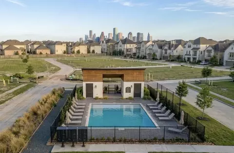 5921 Cottage Grove Lake Dr, Houston, TX 77007