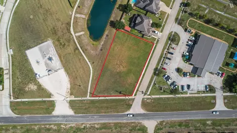 12802 Eagle Ridge Dr, Mont Belvieu, TX 77535