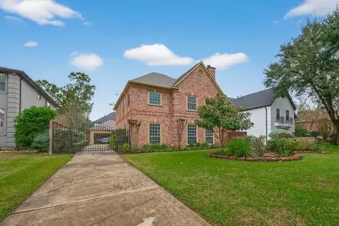 4616 Spruce St, Bellaire, TX 77401