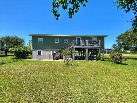 1228 Bahama Ln, Port Bolivar, TX 77650