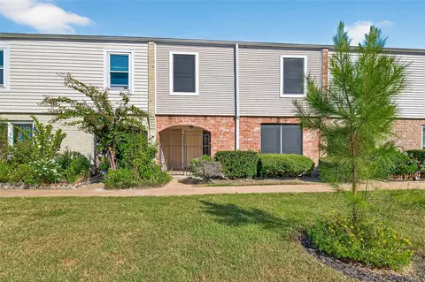 9022 Wilcrest Dr #9022, Houston, TX 77099