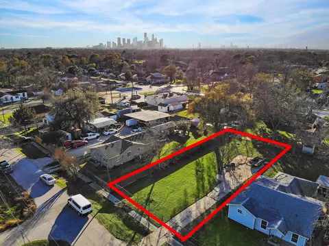3705 Love St, Houston, TX 77026