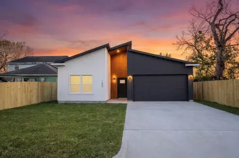 103 E Lobit Ave, Baytown, TX 77520