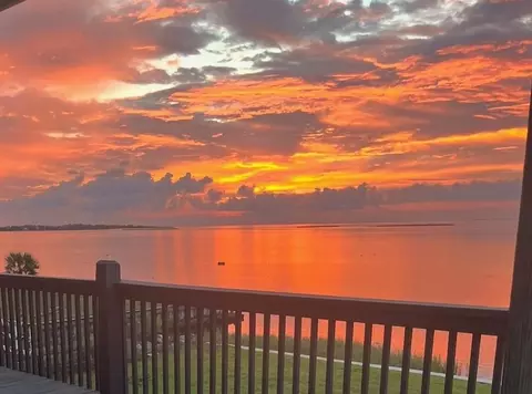 1040 N Gayle St, Gilchrist, TX 77617