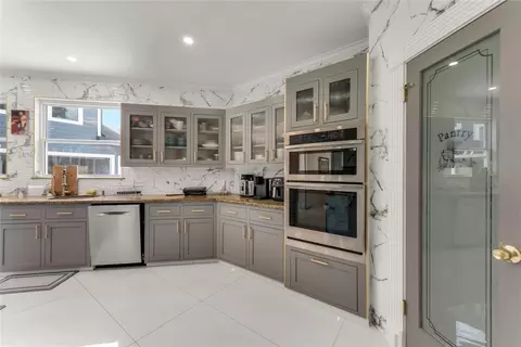 Kitchen - 17311 Nevelson Cir, Spring, TX 77379 photo 4 of 5
