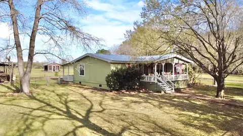 908 N Pitzer St, Colmesneil, TX 75938