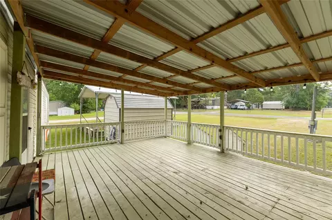 Exterior - 651 Harbor Point Dr, Trinity, TX 75862 photo 7 of 10