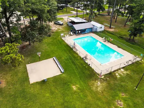 Exterior - 651 Harbor Point Dr, Trinity, TX 75862 photo 8 of 10