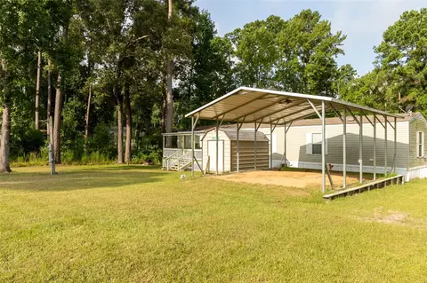 Exterior - 651 Harbor Point Dr, Trinity, TX 75862 photo 3 of 10