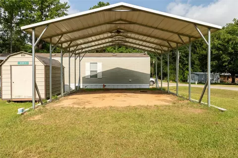 Exterior - 651 Harbor Point Dr, Trinity, TX 75862 photo 4 of 10