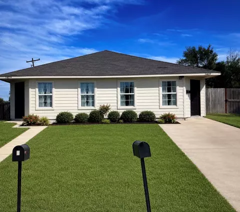 5401 Peacock St, Houston, TX 77033