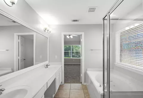 Bath - 21731 Chanas Ct, Spring, TX 77388 photo 2 of 7