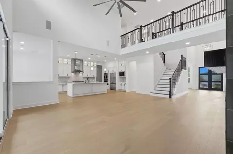 Living - 27704 Hazelbrook Ln, Spring, TX 77386 photo 3 of 4