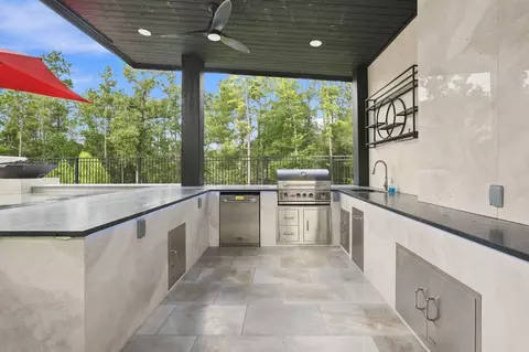 Kitchen - 27704 Hazelbrook Ln, Spring, TX 77386 photo 2 of 2
