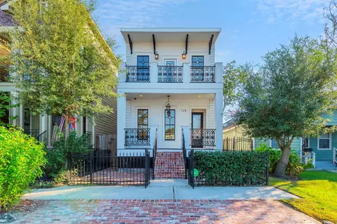 728 E 27th St, Houston, TX 77009