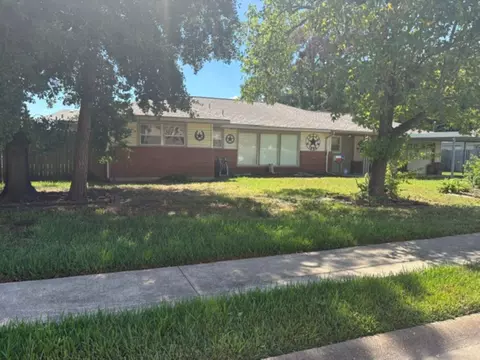 116 W 5th St, Deer Park, TX 77536
