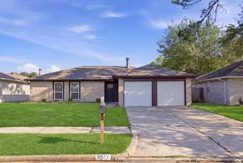 9927 Shell Rock Rd, La Porte, TX 77571