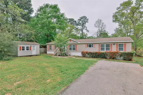 1520 W Creek Dr, Conroe, TX 77304