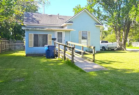 1131 2nd Ave S, Texas City, TX 77590