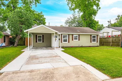 504 Burke Rd, Pasadena, TX 77506