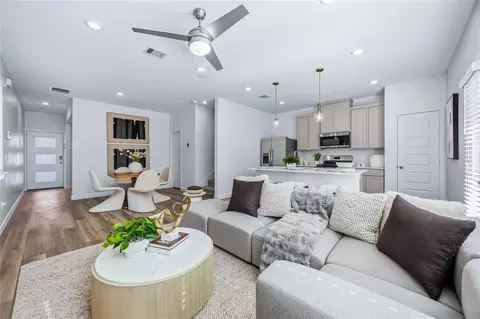953 Green Vines Ln, Houston, TX 77091