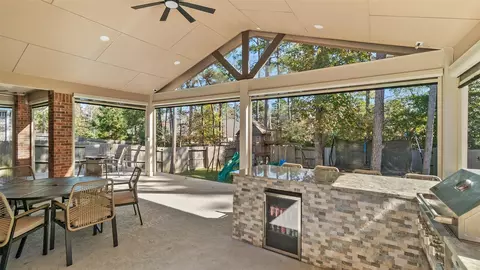 216 Elianne Lace Ct, Willis, TX 77318