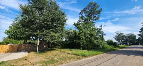 225 Loop 336 W, Conroe, TX 77301 photo 3